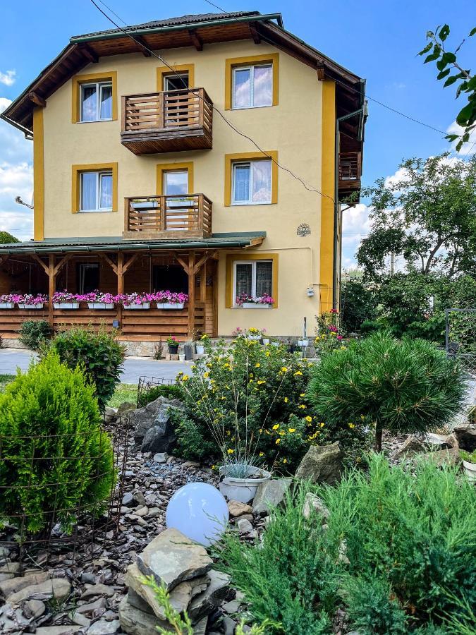 Ніч Над Карпатами Hotel Slavske Luaran gambar