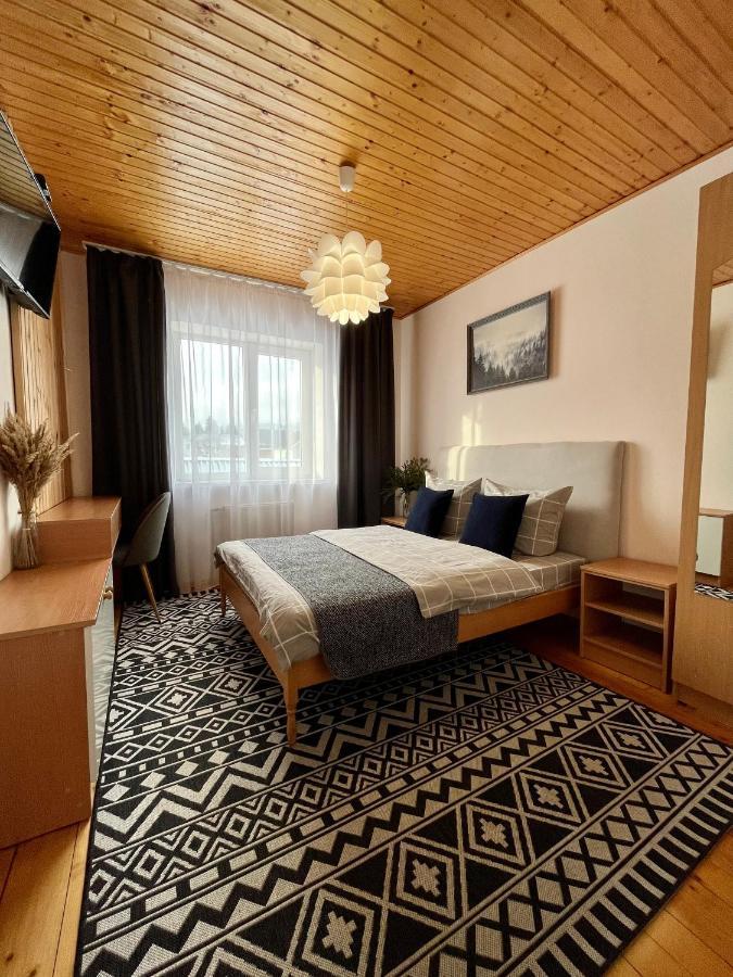 Ніч Над Карпатами Hotel Slavske Luaran gambar