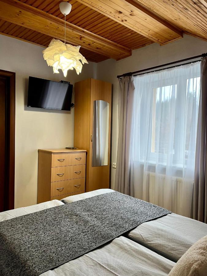 Ніч Над Карпатами Hotel Slavske Luaran gambar